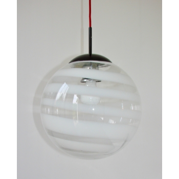 Szklana lampa sufitowa do salonu